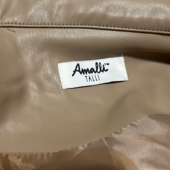 Faux leather jacket with sweater insert and gold detail in size 8 - Picture 3 of 4